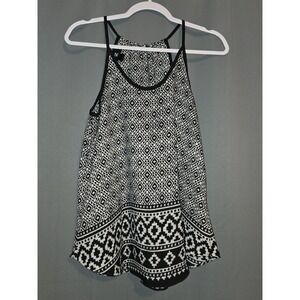 IZ Byer Shirt Womens Medium Black White Aztech‎ Pattern Sleeveless Tank Flowy